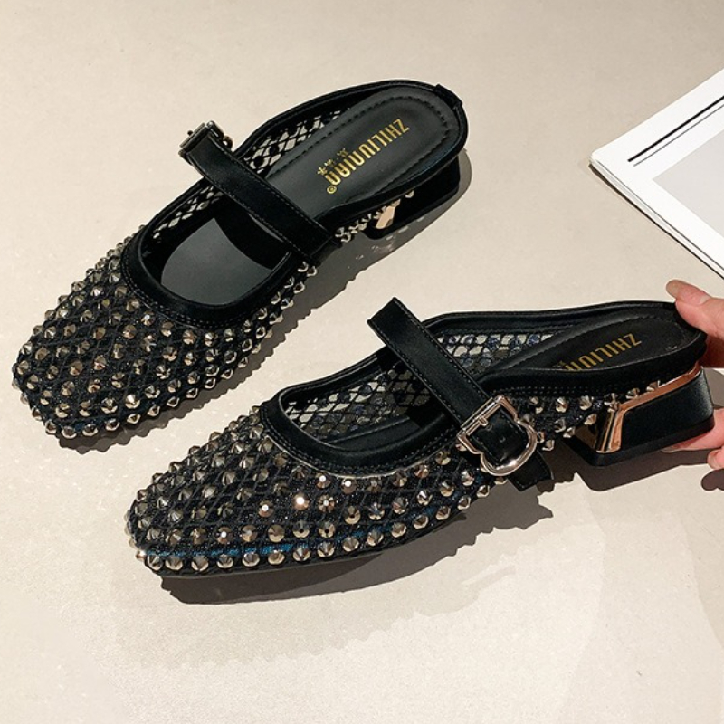 Women Shoes Sandals - Klapki damskie z siateczki, zdobione dżetami,