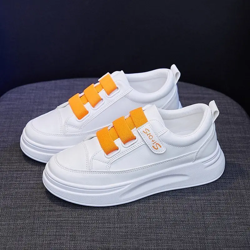 Uniwersalne białe sneakersy da – Women Shoes Must Have recenzja i cena