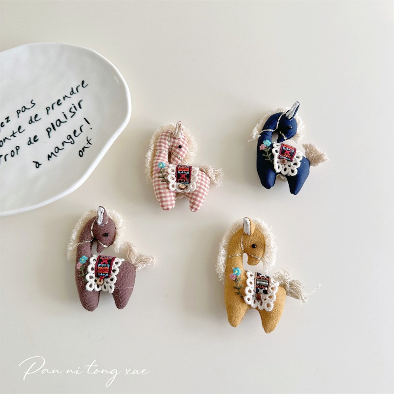 Urocza ręcznie robiona broszka – Women Shoes Must Have recenzja i cena